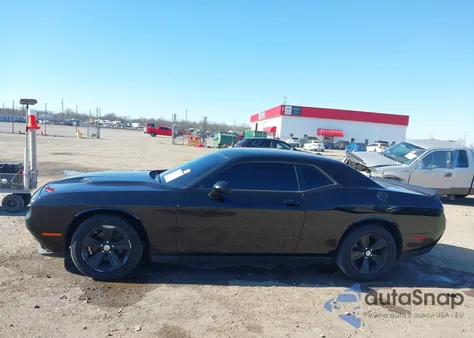 2016 Dodge Challenger Sxt z USA, uszkodzony, nr VIN 2C3CDZAG5GH200769